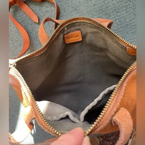 Madewell zip top transport crossbody leather bag - Picture 4 of 8